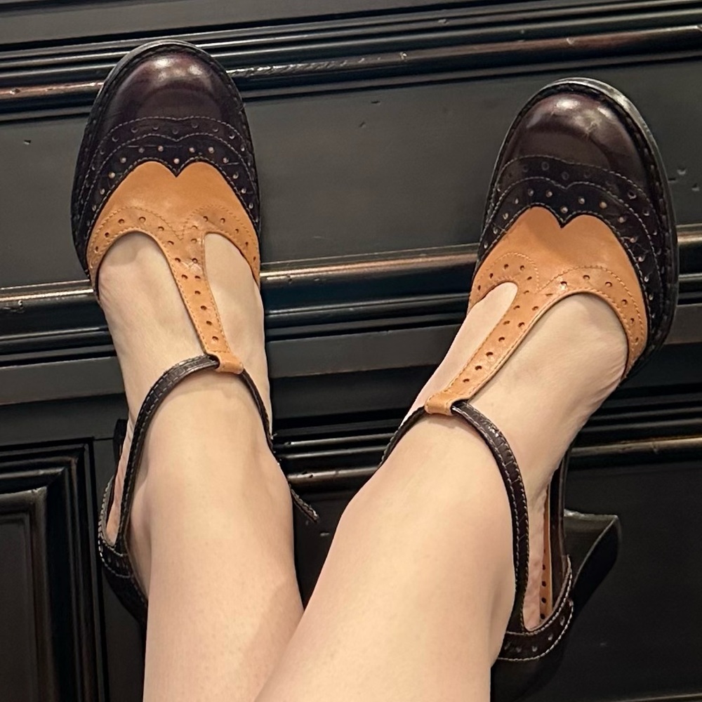 Fabulous VINTAGE NINE WEST Wingtip Oxford Pumps